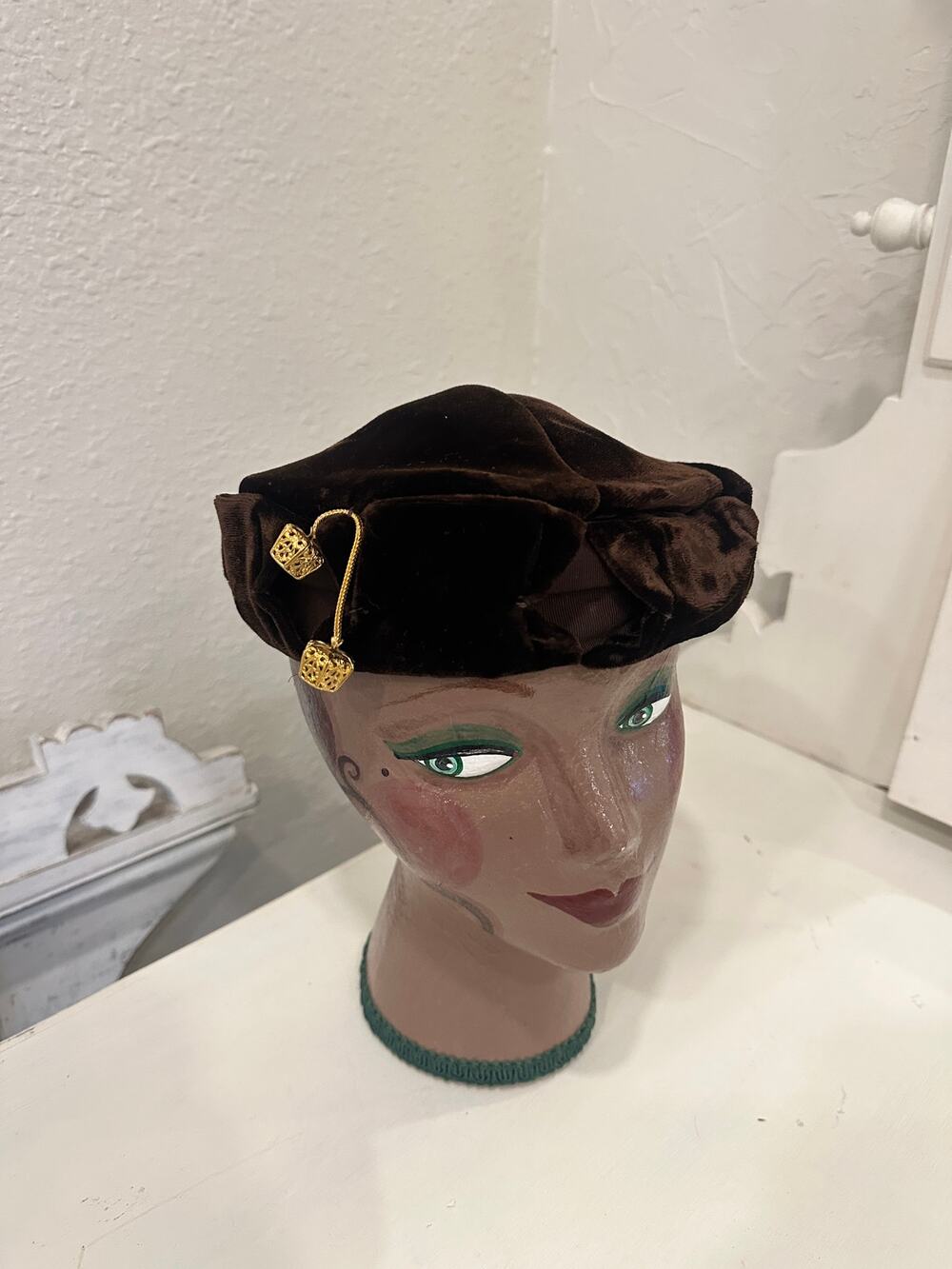 Baroness Women’s One Size Brown Velvet Cocktail Hat